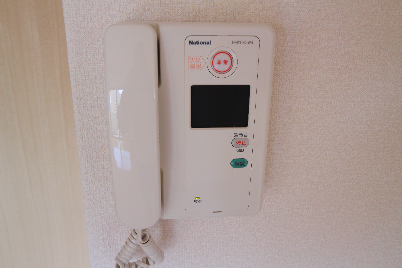セキュリティ　カメラ付きインターホン　　※別室参考写真