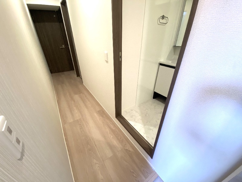 玄関　玄関を一歩入ると・・・こんな感じです。