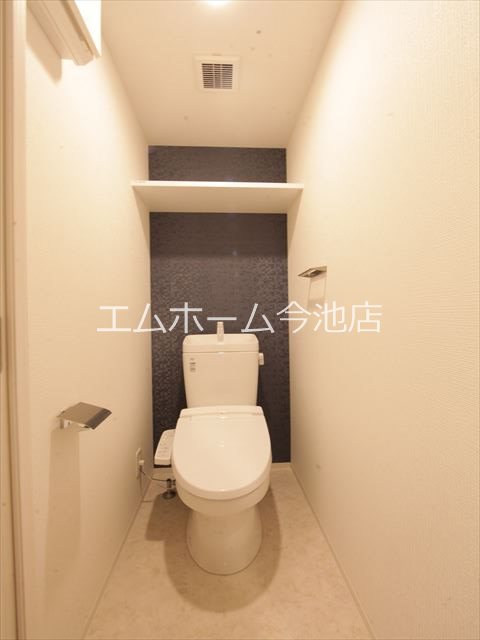 トイレ　温水洗浄便座付トイレ