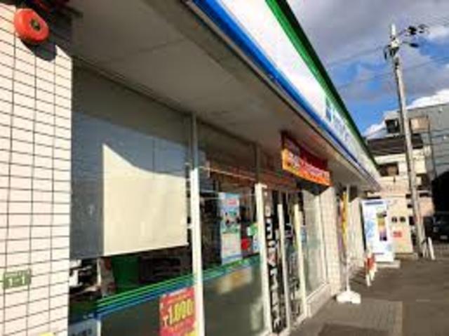 コンビニ　ファミリーマート豊中長興寺北店（コンビニ）まで502m