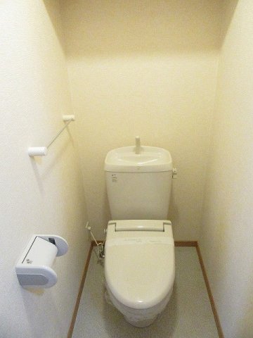 トイレ　コンパクトで使いやすいトイレです