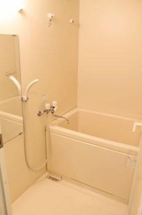 バス・シャワールーム　お問い合わせはリブマックス神田店まで！TEL：03-5295