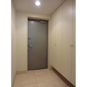 みなとみらい線 元町・中華街駅 徒歩3分 10階建 築24年の玄関写真