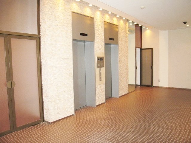 みなとみらい線 元町・中華街駅 徒歩3分 10階建 築24年の外観写真