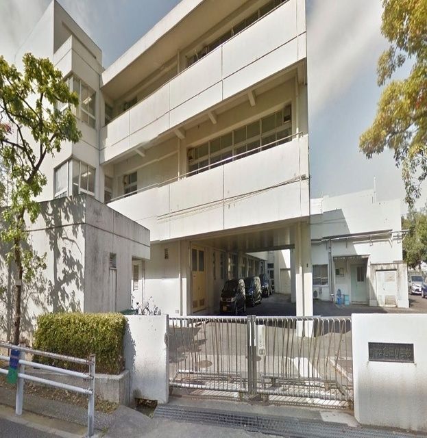 小学校　横浜市立倉田小学校（小学校）まで403m
