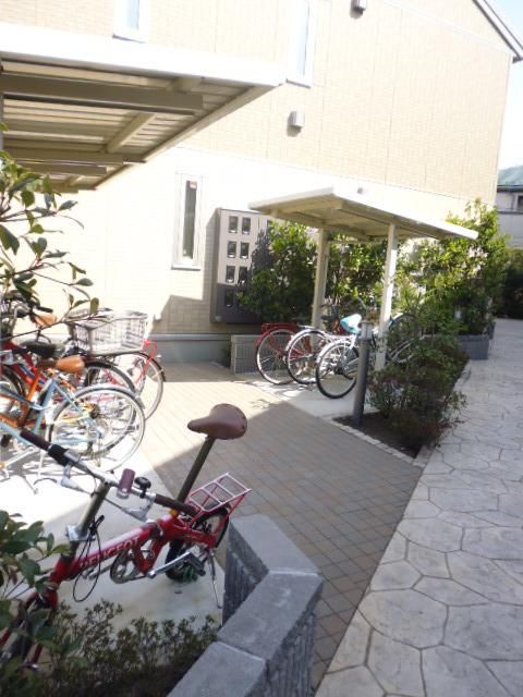 その他共有部分　★屋根付き駐輪場です★