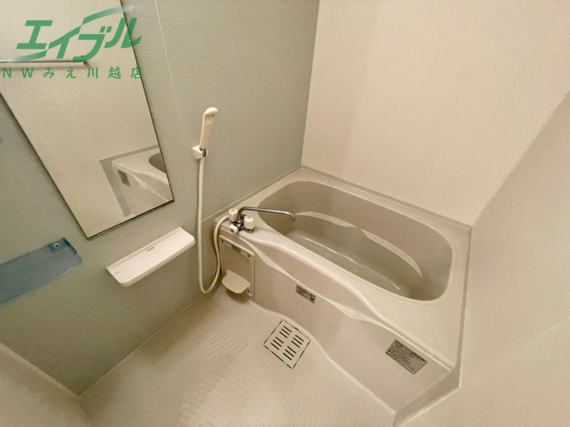 バス・シャワールーム　同型反転参考写真です