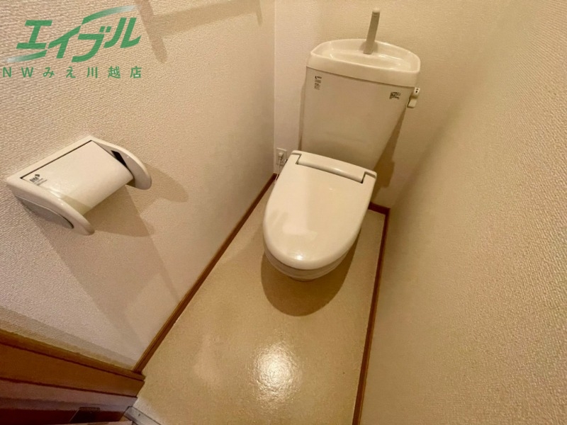 トイレ　同型反転参考写真です