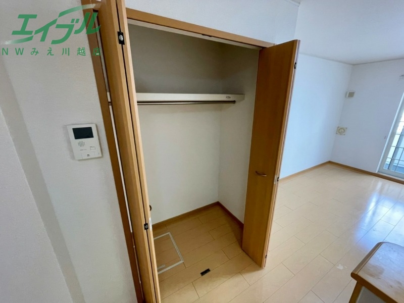収納　同型反転参考写真です