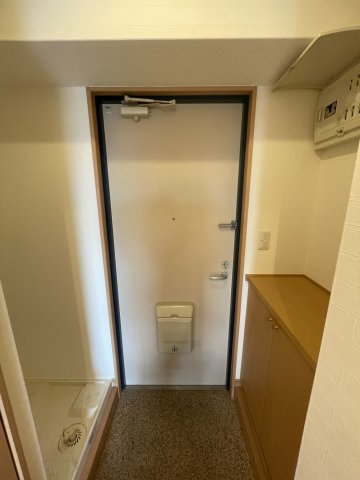 玄関　(参考)同マンション同間取り他部屋の写真