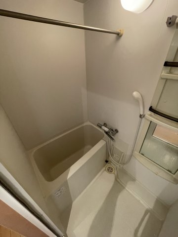 バス・シャワールーム　(参考)同マンション同間取り他部屋の写真