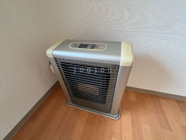 その他設備　灯油ＦＦ式ストーブ