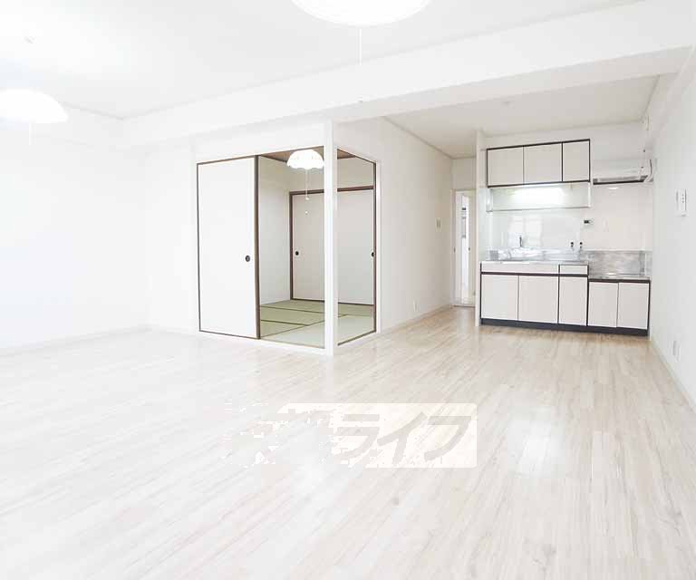 居室・リビング　３０２号室写真　２ＬＤＫに改装したお部屋です！