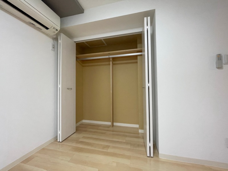 収納　寝室の収納です。部屋がすっきり片付きます。