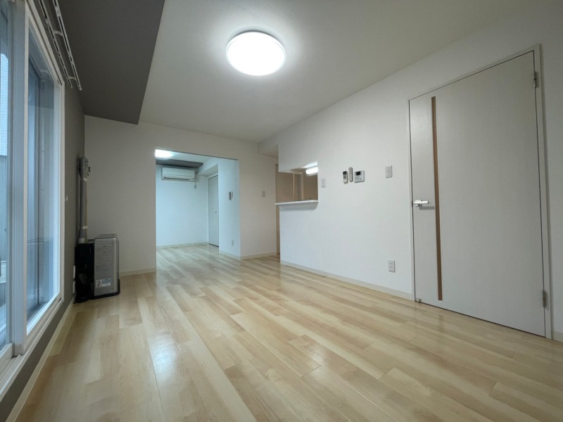 居室・リビング　広くてキレイなお部屋が広がっていて、充実した生活が送れそう。