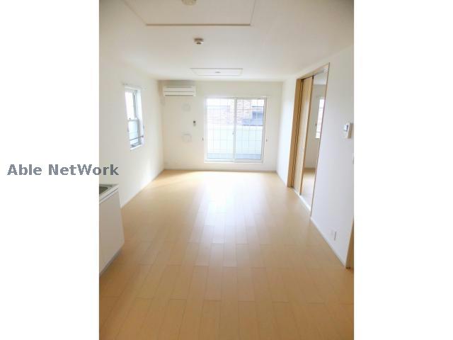 居室・リビング　※同物件別部屋です