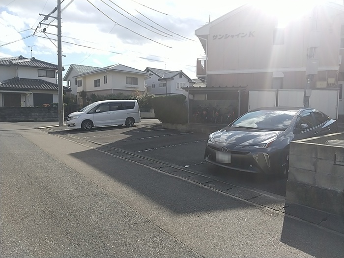 駐車場　駐車場