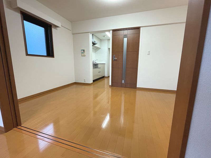 居室・リビング　別号室参考写真