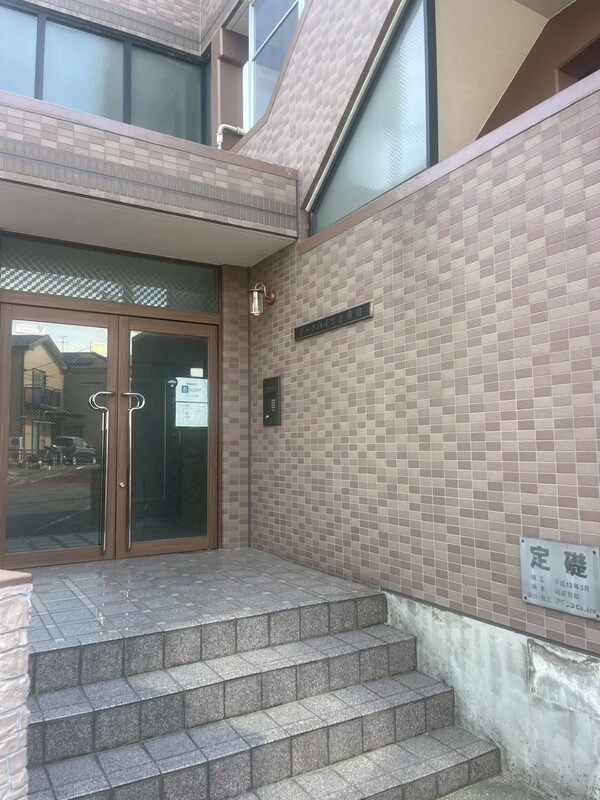 エントランス　管理の行き届いたエントランスです♪