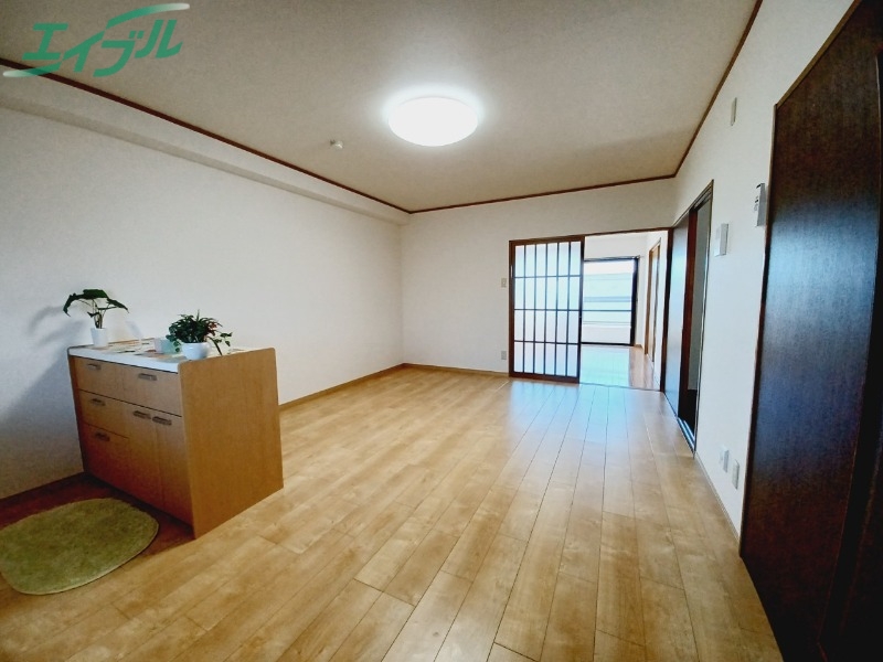 居室・リビング　同型参考写真