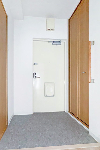 URアルビス五月ヶ丘の玄関写真