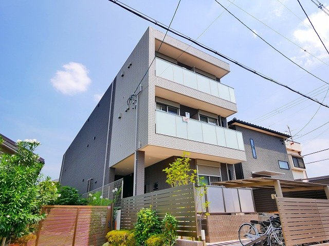 建物外観　こちら、外観パースです