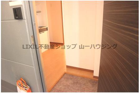 モンターナ元町の玄関写真