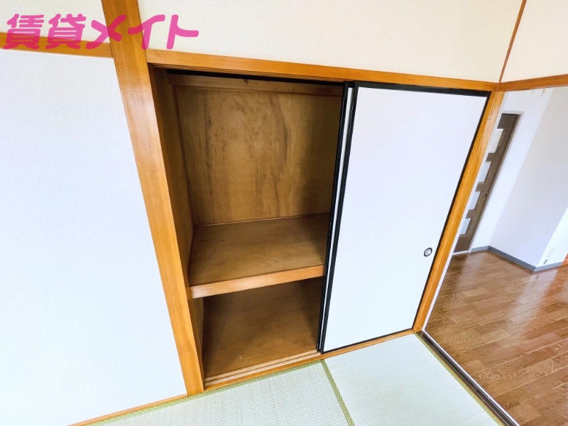 収納　同物件別部屋写真