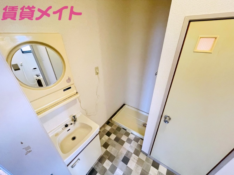 洗面設備　同物件別部屋写真