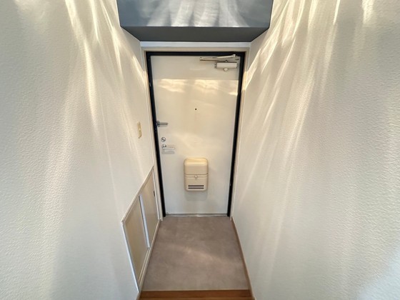 玄関　※別号室の写真です