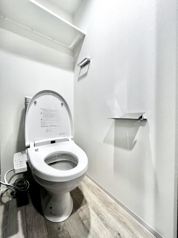 地下鉄鶴舞線 鶴舞駅 徒歩6分 15階建 築4年のトイレ写真