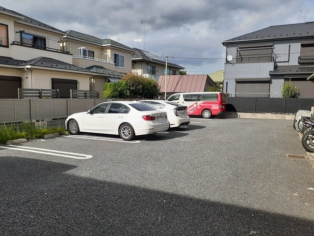 駐車場　駐車場
