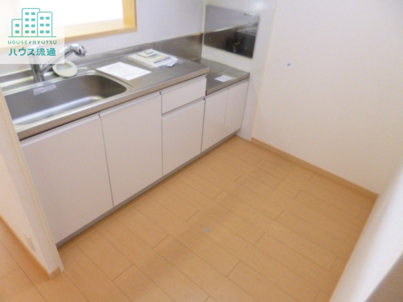 キッチン　※写真は別号室