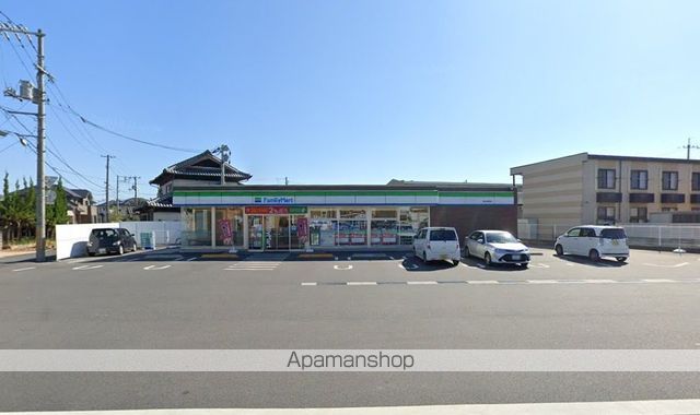 コンビニ　ファミリーマート新福店（コンビニ）まで1063m