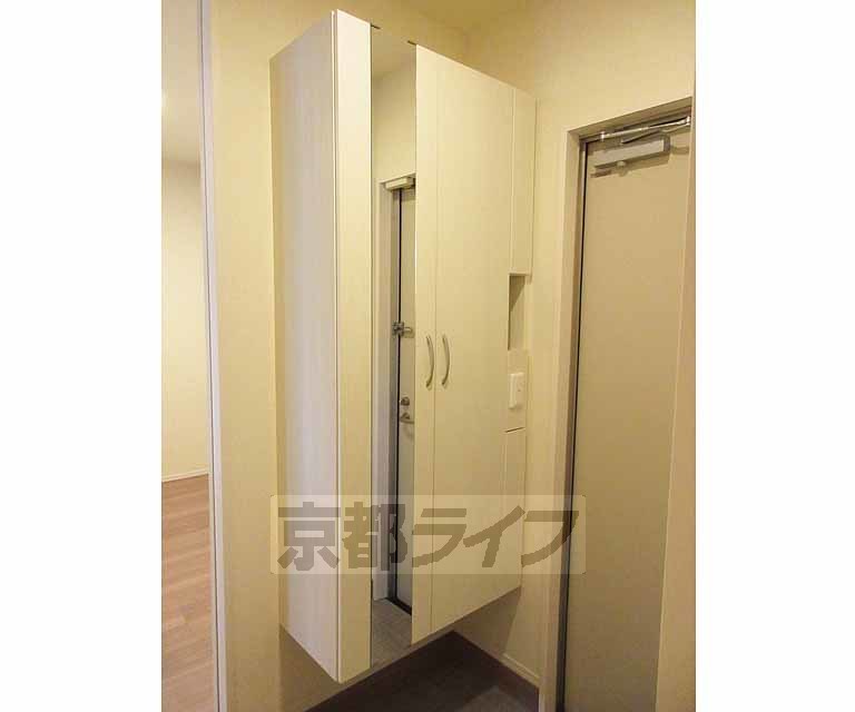 収納　靴収納豊富です。嬉しいミラー付き！
