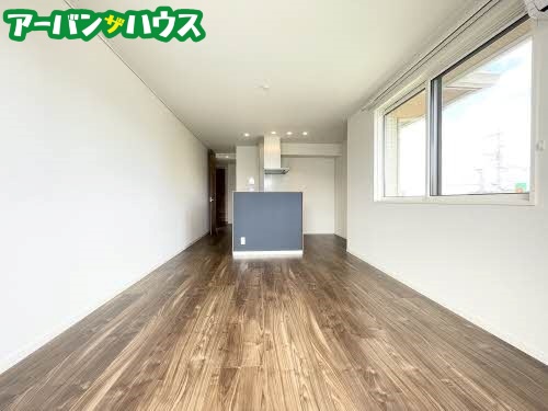 La peintureの居間写真