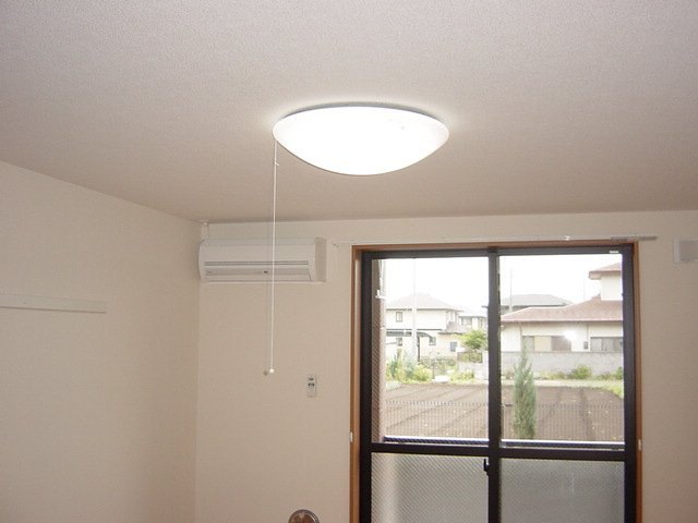 その他　照明器具付です。