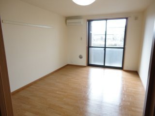 居室・リビング　南向きのお部屋で日当たり良好です。