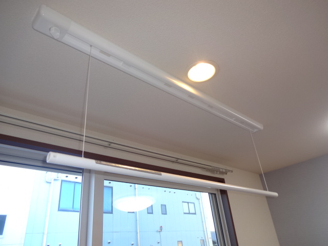 その他設備　室内物干し