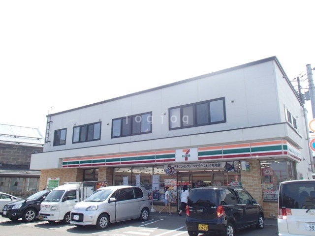 コンビニ　セブンイレブン（コンビニ）まで630m