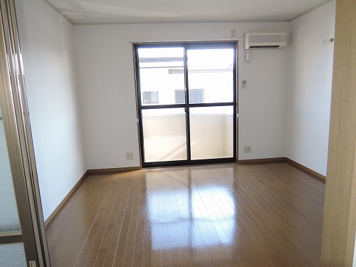居室・リビング　室内写真は同タイプ別部屋です