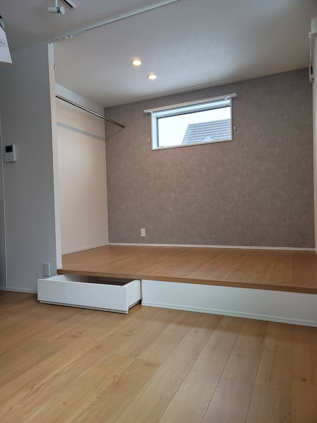 その他部屋・スペース　カーテンでも仕切れるベットスペース