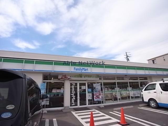 コンビニ　ファミリーマート笠松東金池店（コンビニ）まで835m