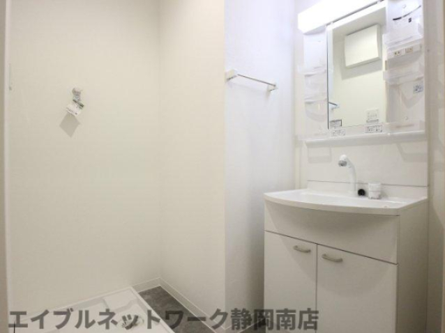 洗面設備　広い洗面スペース