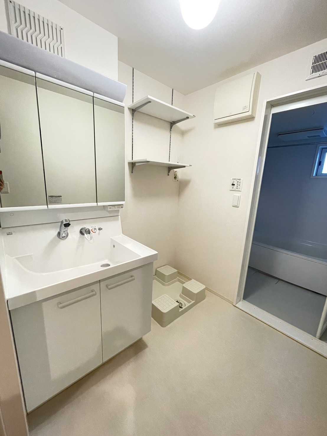 洗面設備　洗髪洗面化粧台