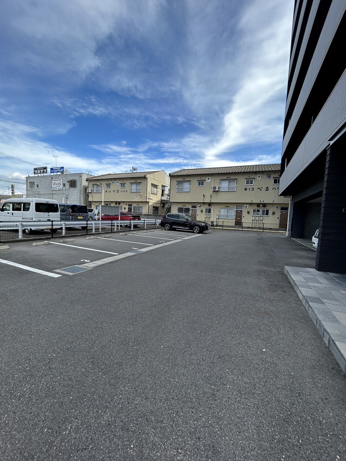 駐車場　駐車スペース屋外1台9900円