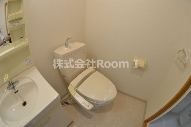 トイレ　清潔感のあるトイレです