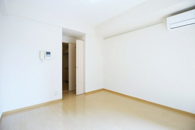 居室・リビング　室内