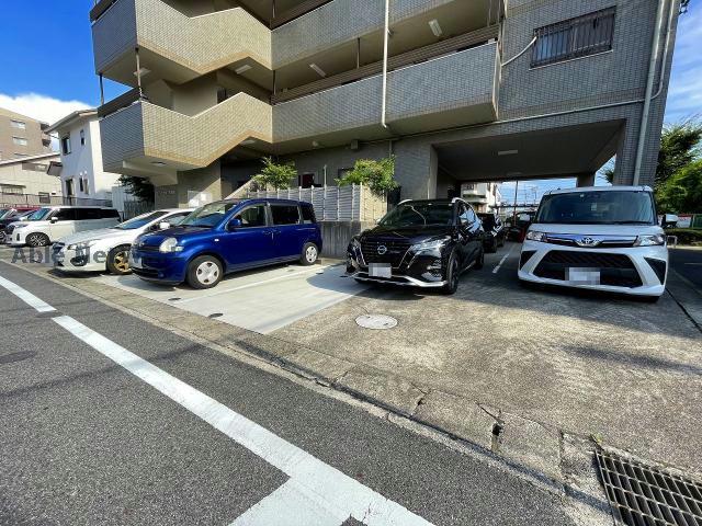 【ハースヒルズ赤池IIの駐車場】