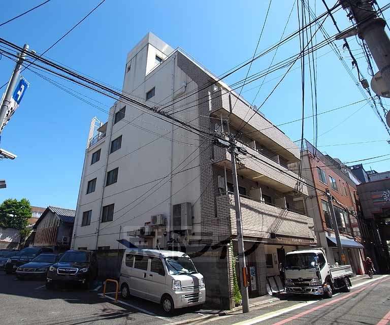 京都市中京区十文字町のマンションの建物外観